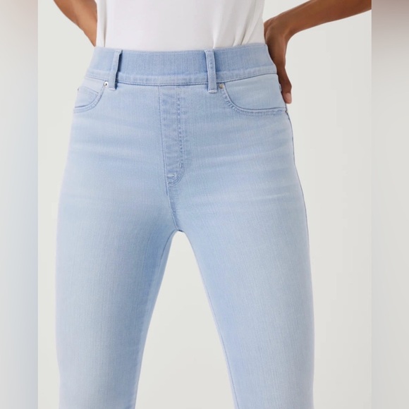 Spanx Jeans Retro Flare Light Wash - Picture 3 of 9